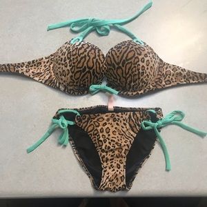 34C Victoria’s Secret Push-up Bikini